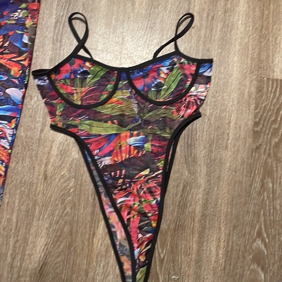 Colorful Mesh Set - Picture 2 of 3